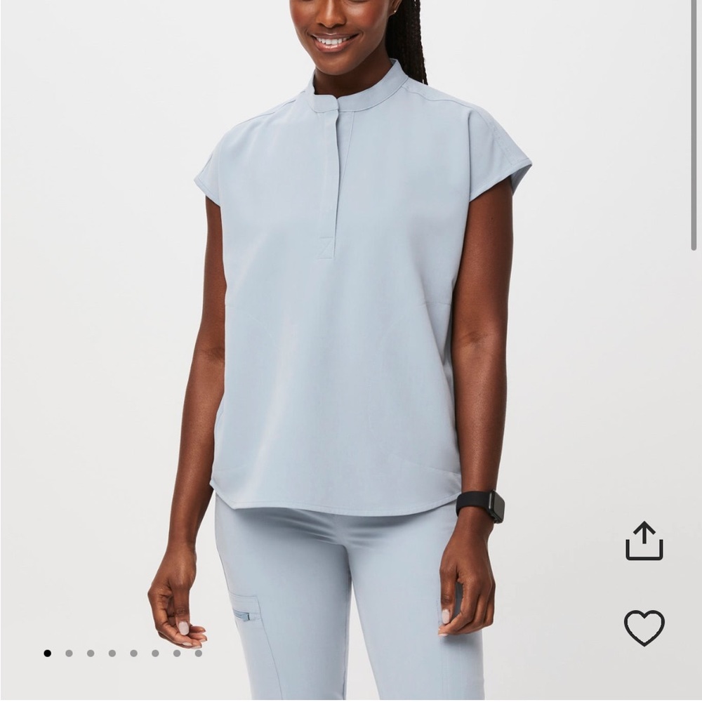 Figs rafaela oversized scrub top